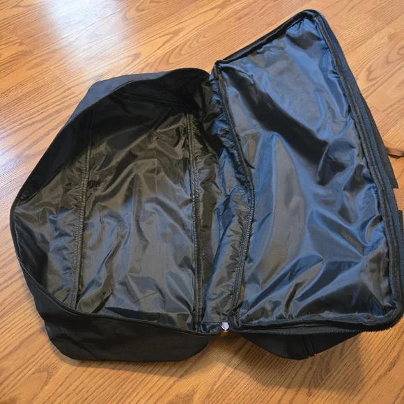 DSW Weekender Duffle Bag Black Tan Separte Shoe Compartment Gym Bag Travel Bag - Picture 13 of 15